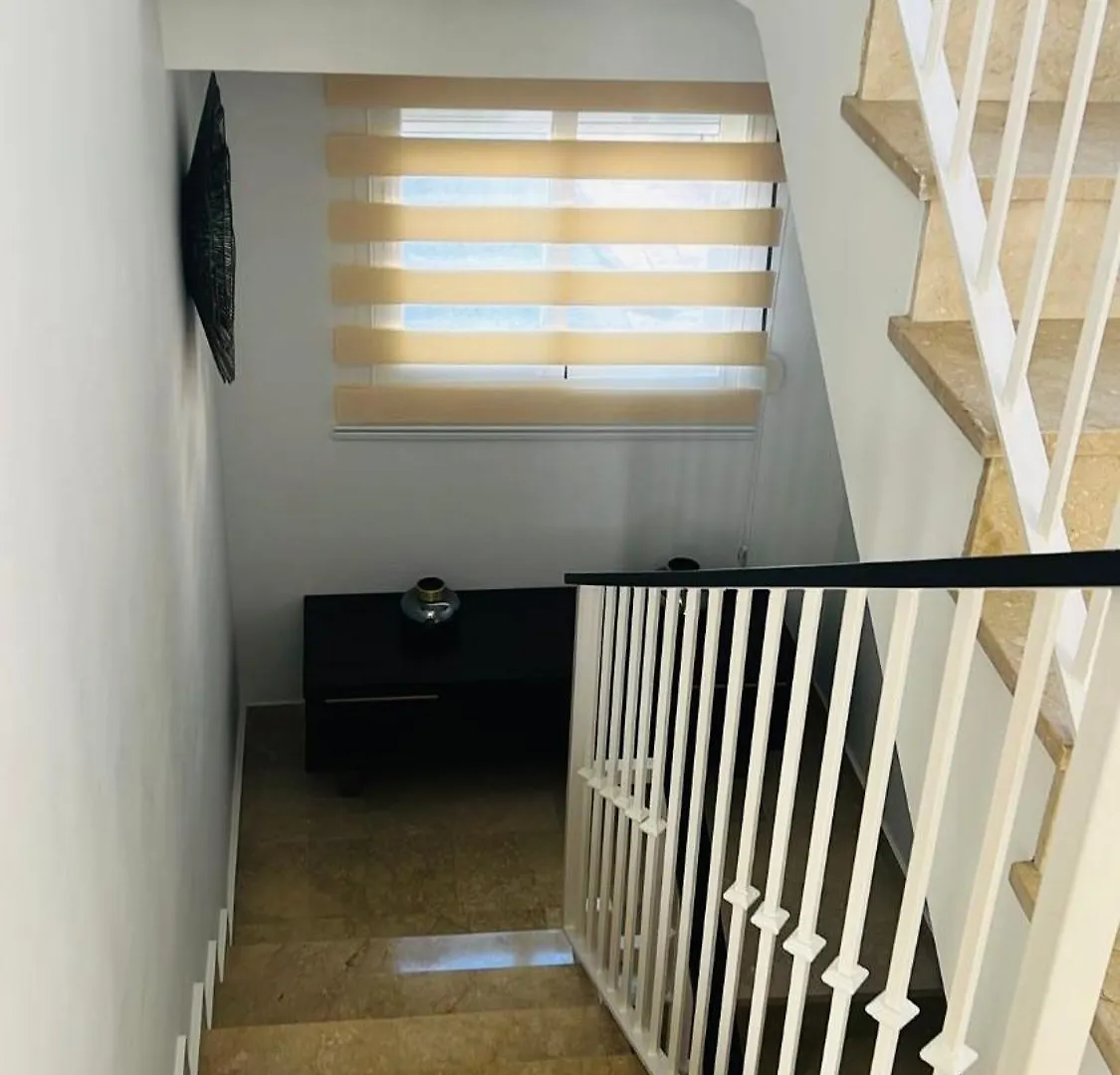 Villa Puerto Banus 3 Habitaciones Marbella Spain